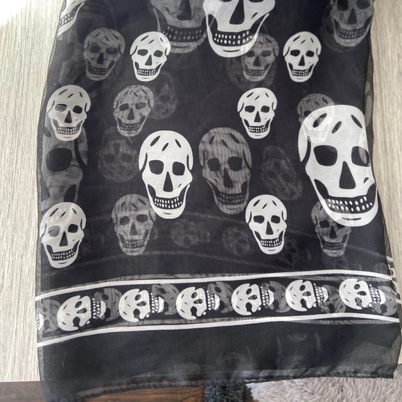 Alexander McQueen Accessories - Alexander McQueen Black Silk Classic Skull Scarf
